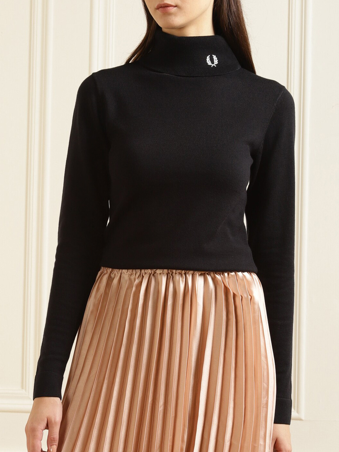 

Fred Perry Women Black Sweater Vest