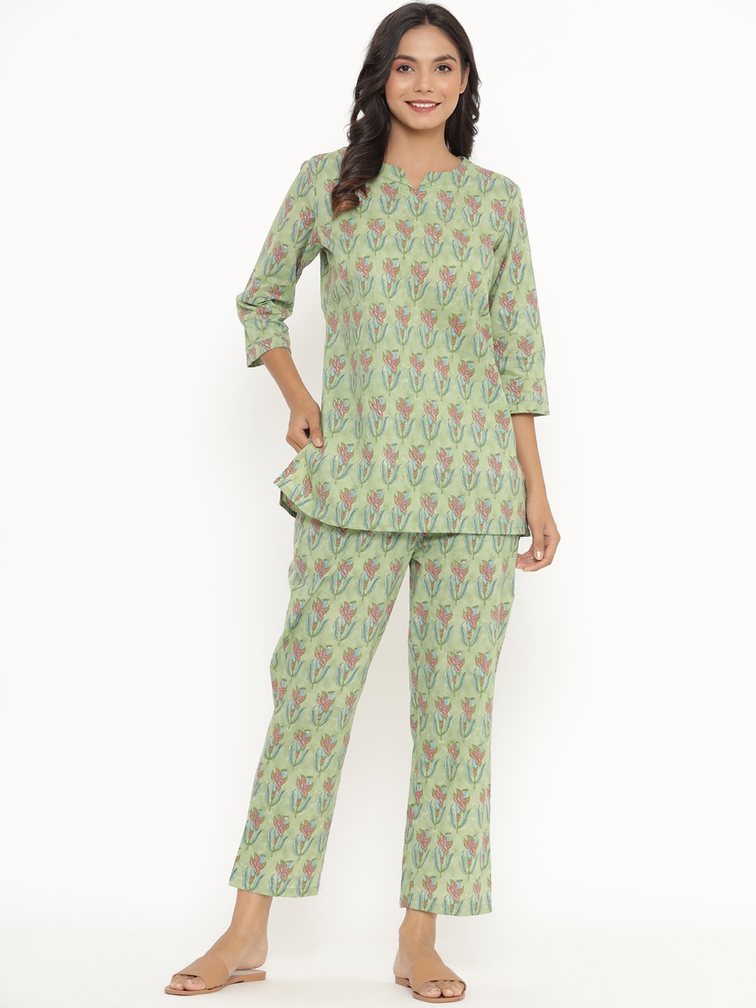 

JISORA Women Green & Pink Printed Night suit