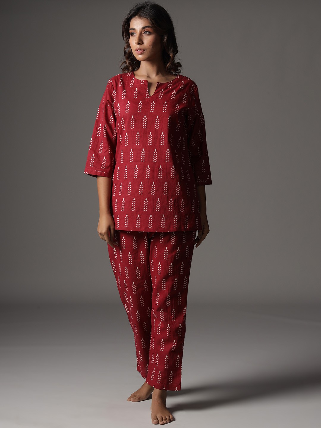 

JISORA Women Maroon & White Printed Night suit
