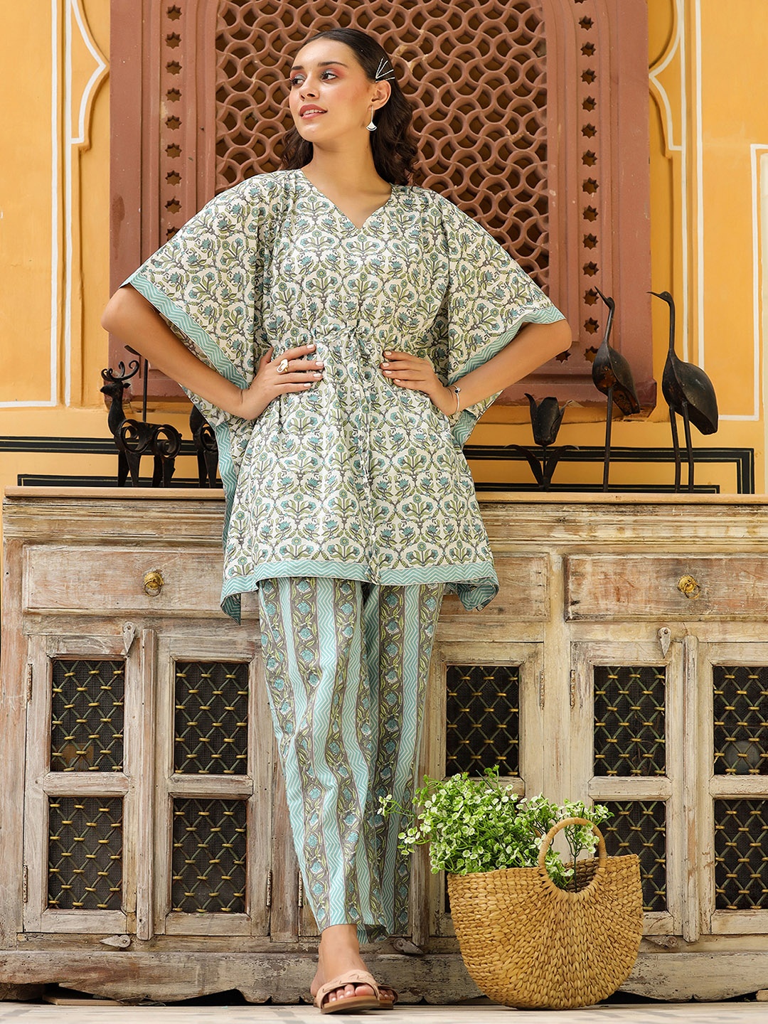 

JISORA Women Off White & Blue Printed Night suit