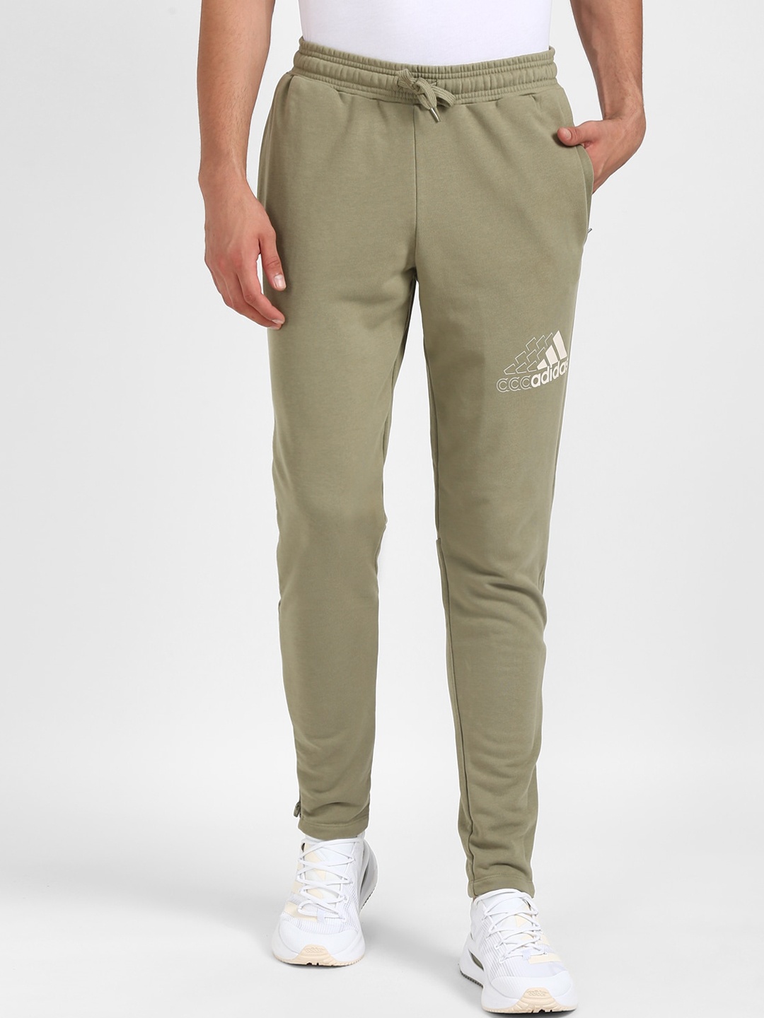 

ADIDAS Men Olive Green Q3 BLUV SERE PT Joggers