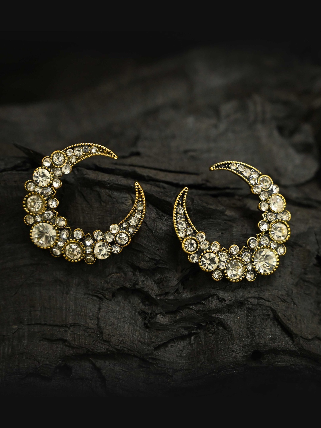 

justpeachy Gold-Toned & Silver-Plated Contemporary Studded Half Hoop Earrings