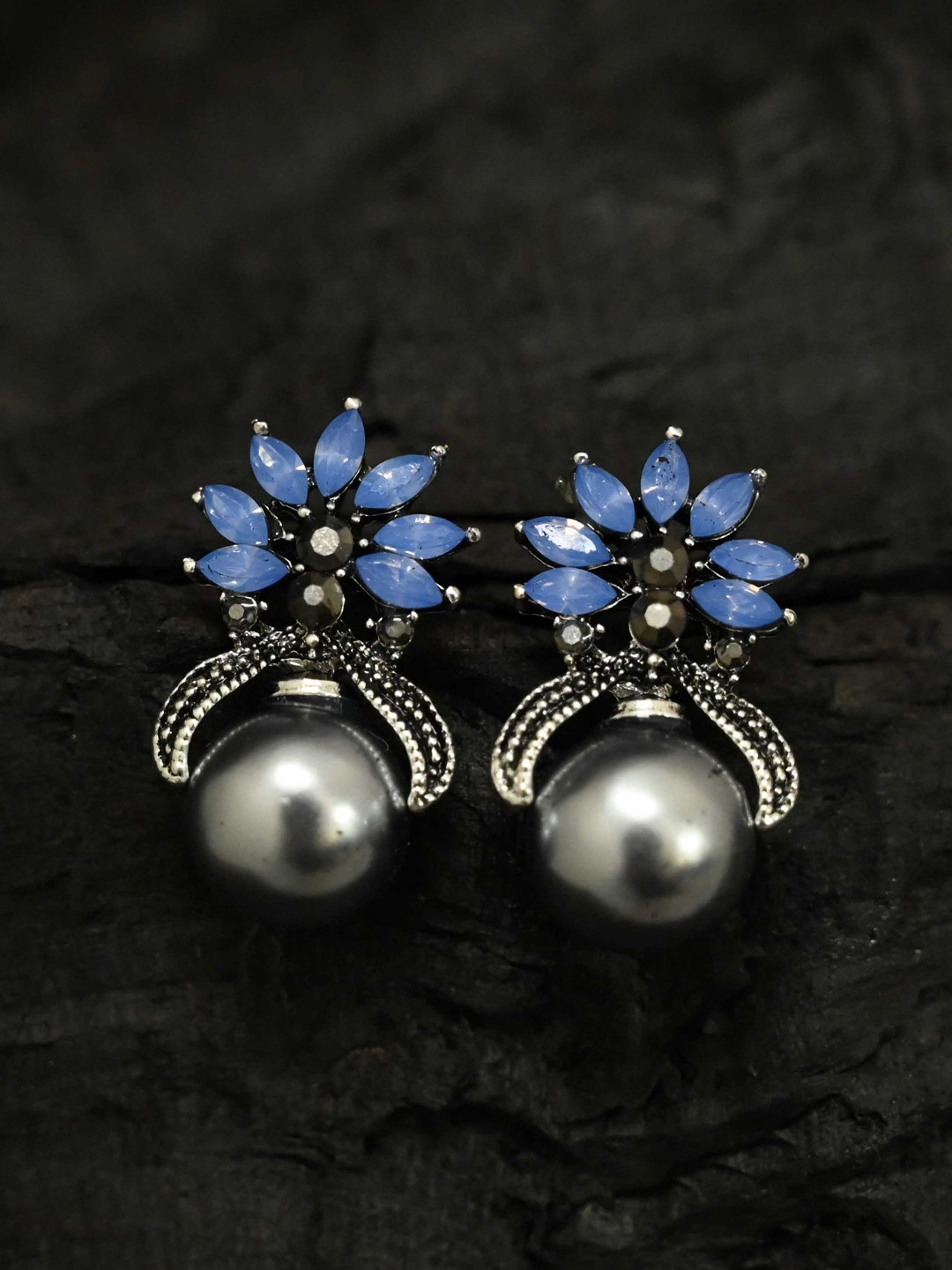 

justpeachy Woman Blue Oxidised Earring