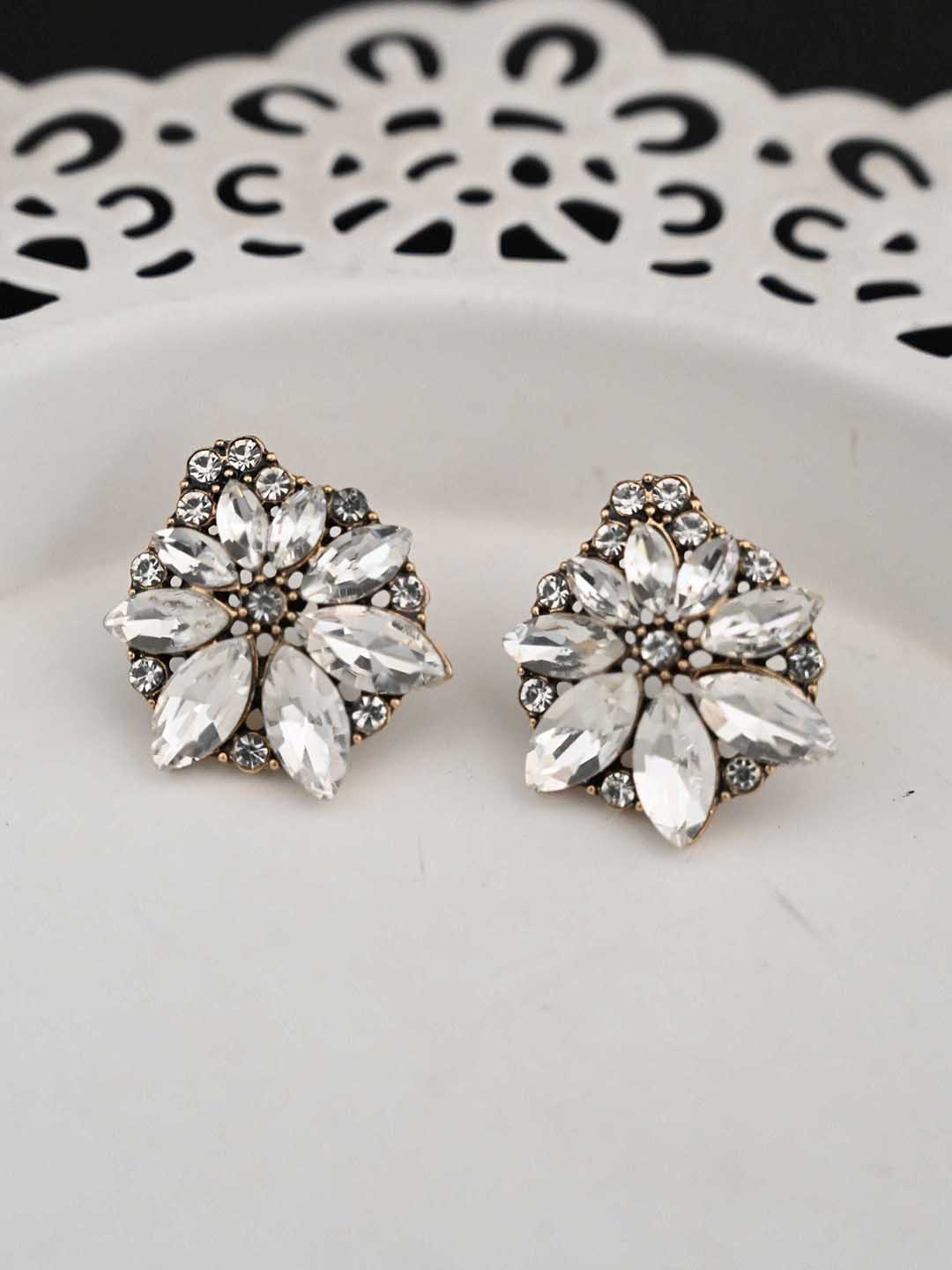 

justpeachy Silver-Toned Contemporary Studs Earrings