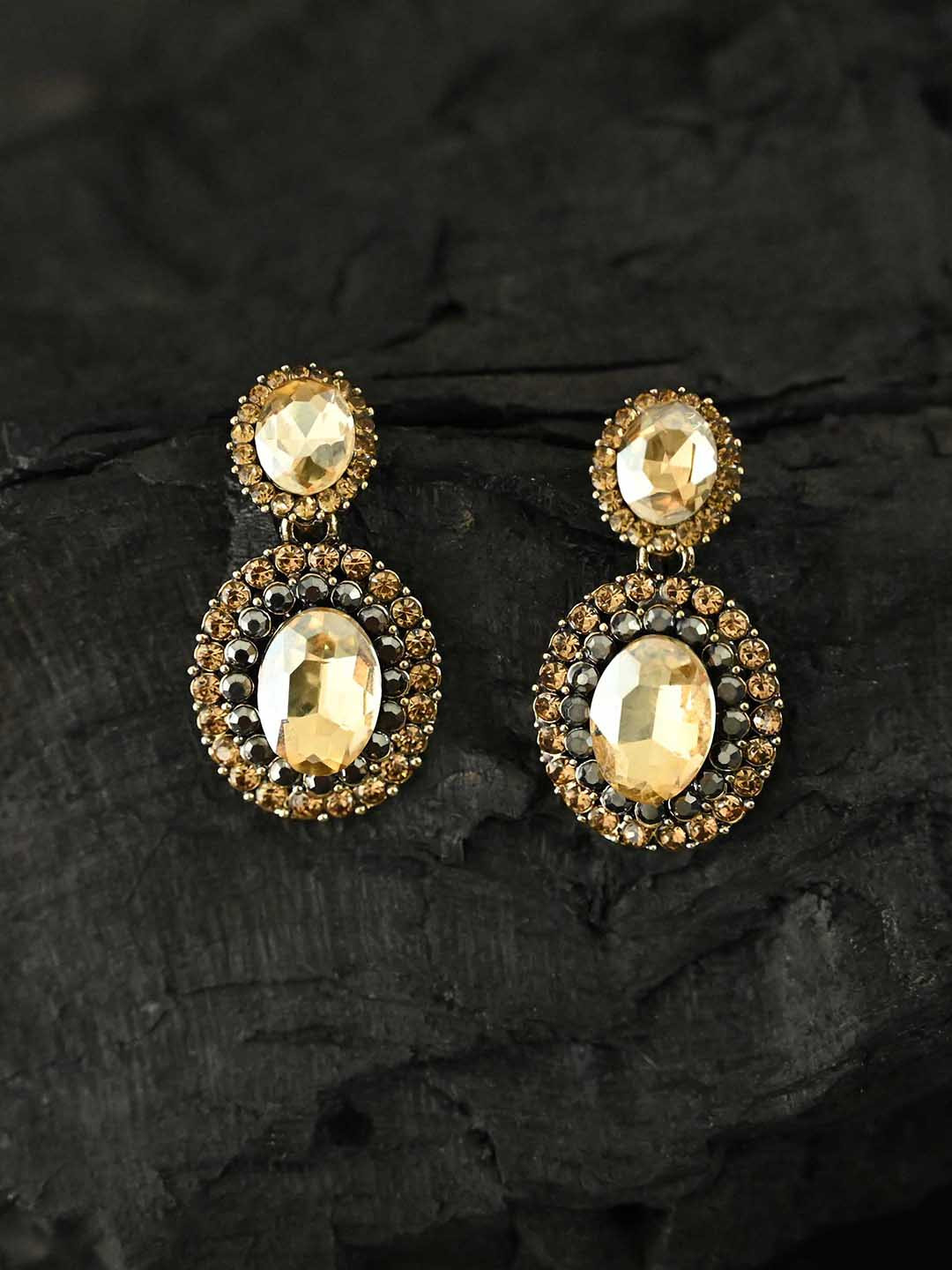 

justpeachy Gold-Toned Contemporary Drop Earrings