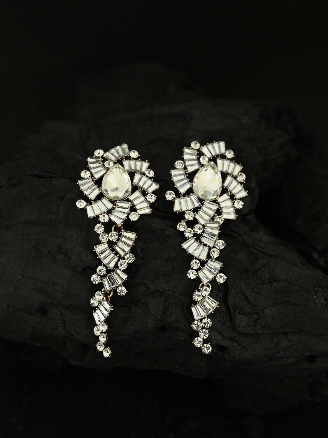 

justpeachy Gold-Toned & White Contemporary Drop Earrings