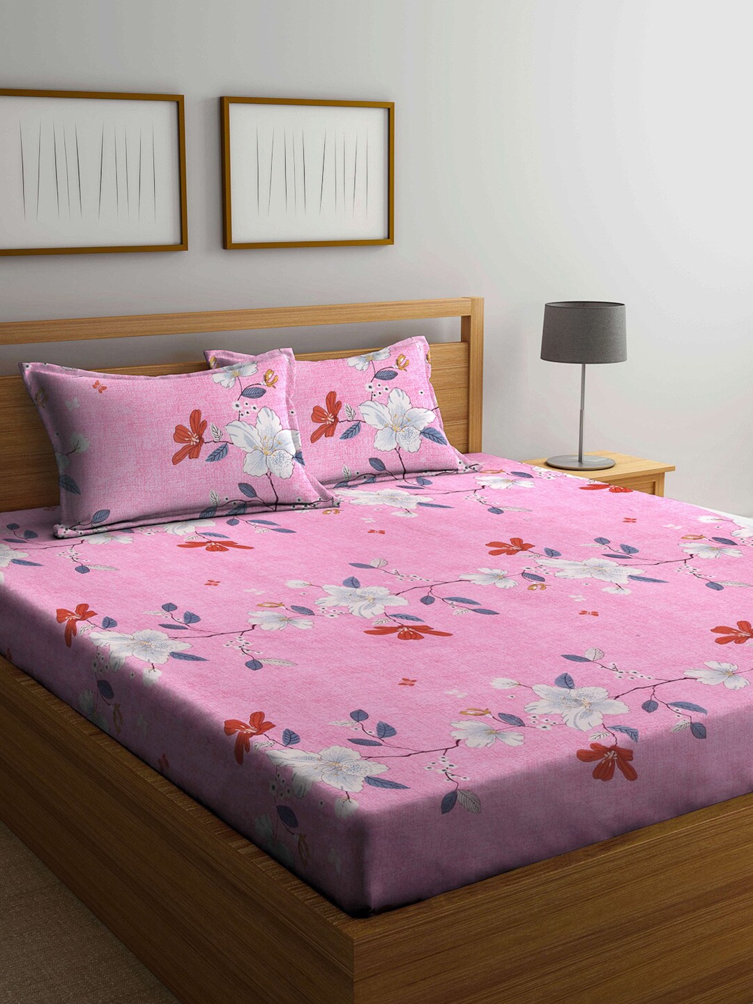 

Arrabi Pink & White Floral 300 TC King Bedsheet with 2 Pillow Covers