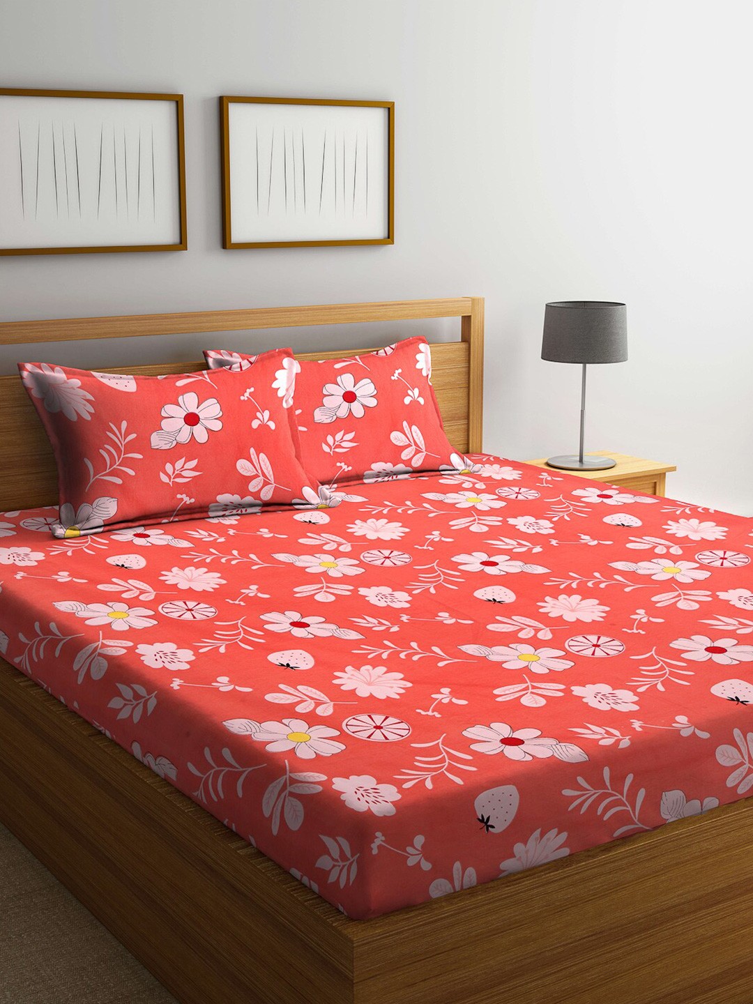 

Arrabi Orange & Off White Floral 300 TC King Bedsheet with 2 Pillow Covers