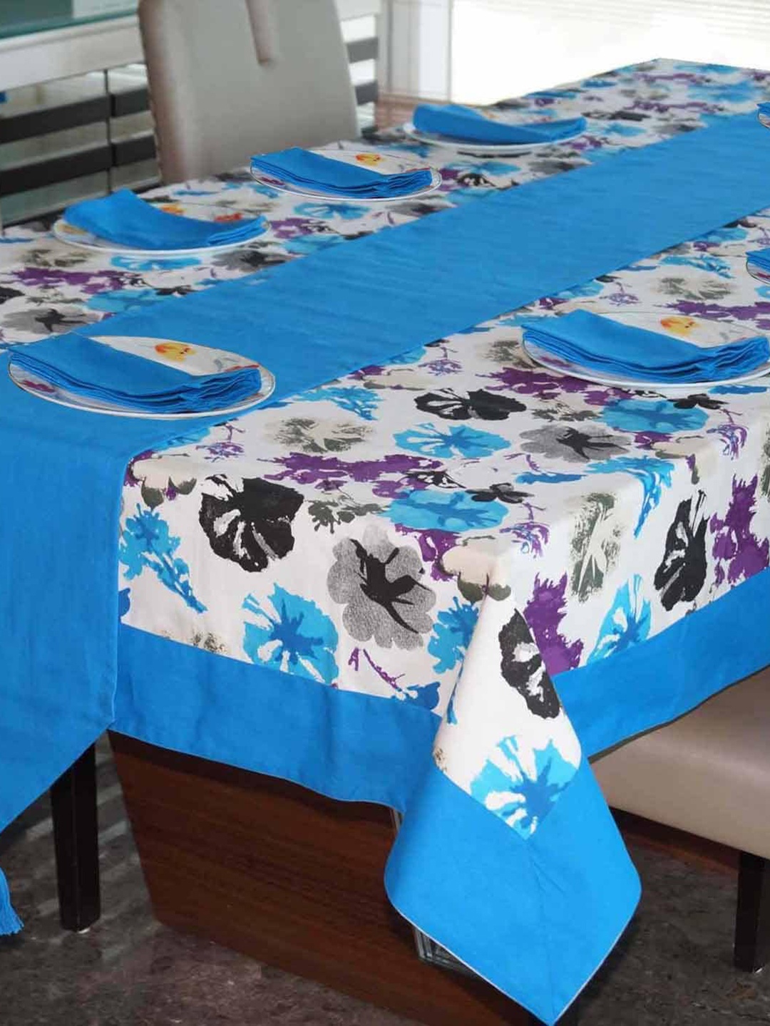 

Lushomes Set Of 10 Blue & White Printed 8 Seater Cotton Table Linen Set
