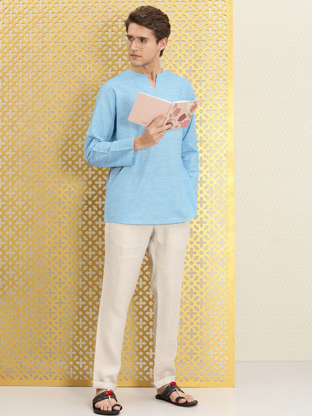 

Ode by House of Pataudi Men Blue & White Self Design Textured Straight Kurta