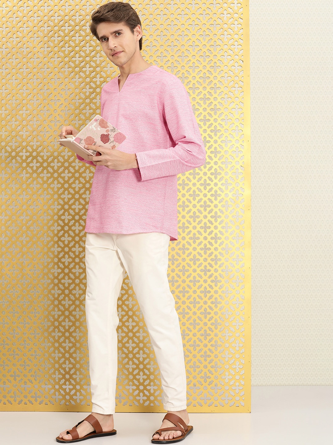 

Ode by House of Pataudi Men Purple & White Self Design Textured Straight Kurta