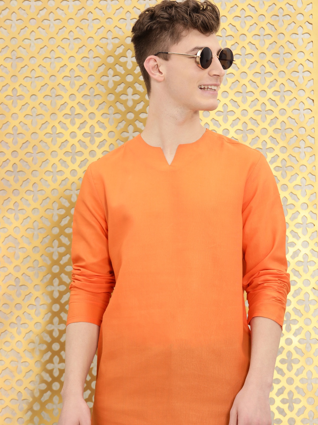 

Ode by House of Pataudi Men Orange Solid V-Neck Straight Rozana Kurta