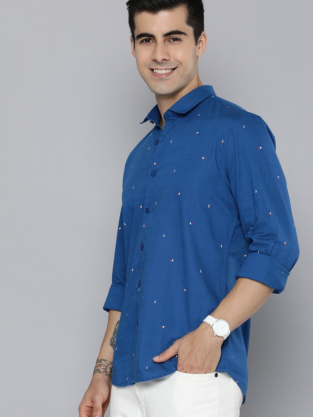 

Mast & Harbour Men Blue & White Slim Fit Printed Pure Cotton Casual Shirt