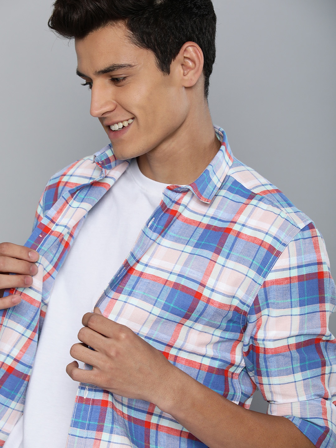 

Mast & Harbour Men Blue Checked Casual Cotton Linen Shirt