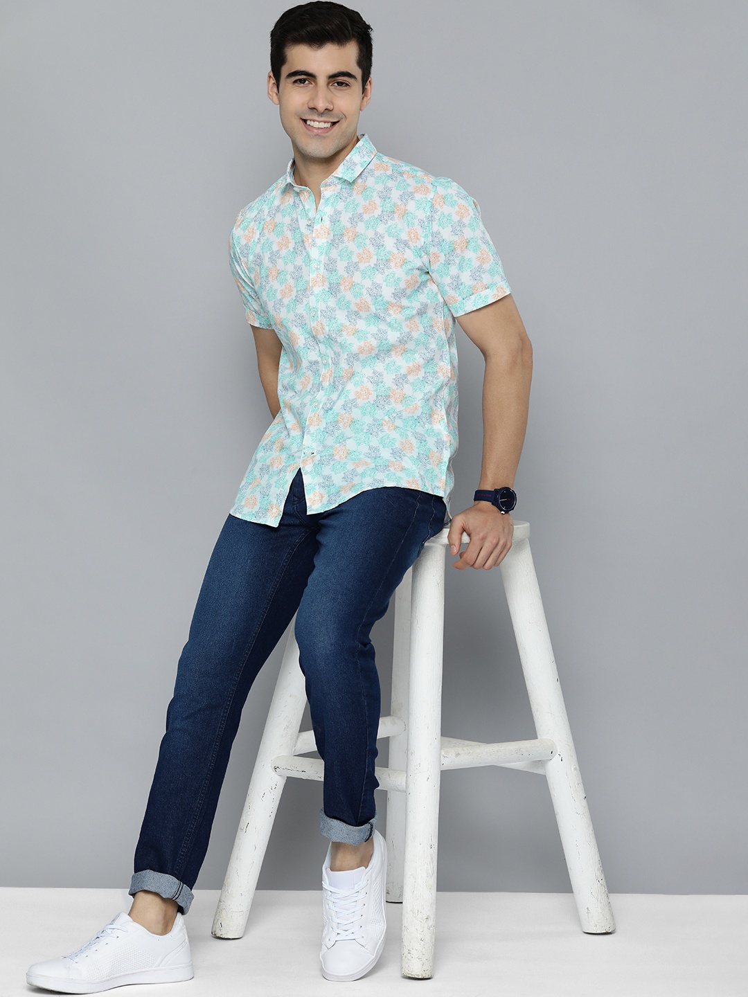 

Mast & Harbour Men Blue Slim Fit Floral Printed Pure Cotton Casual Shirt