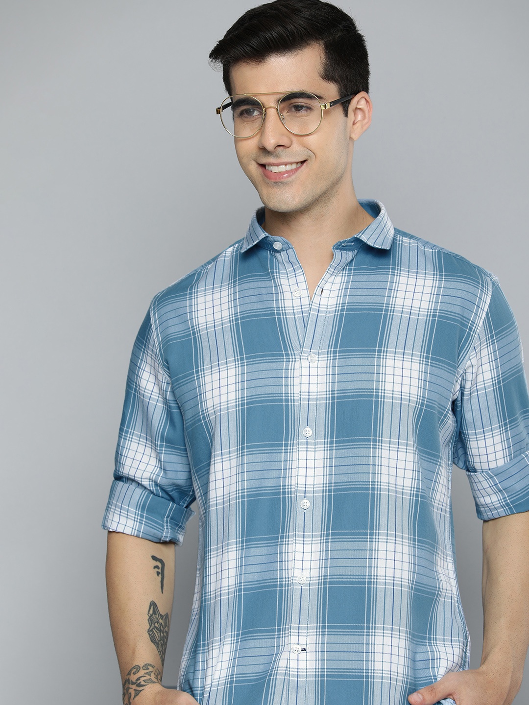 

Mast & Harbour Men Blue And White Slim Fit Checked Pure Cotton Casual Shirt