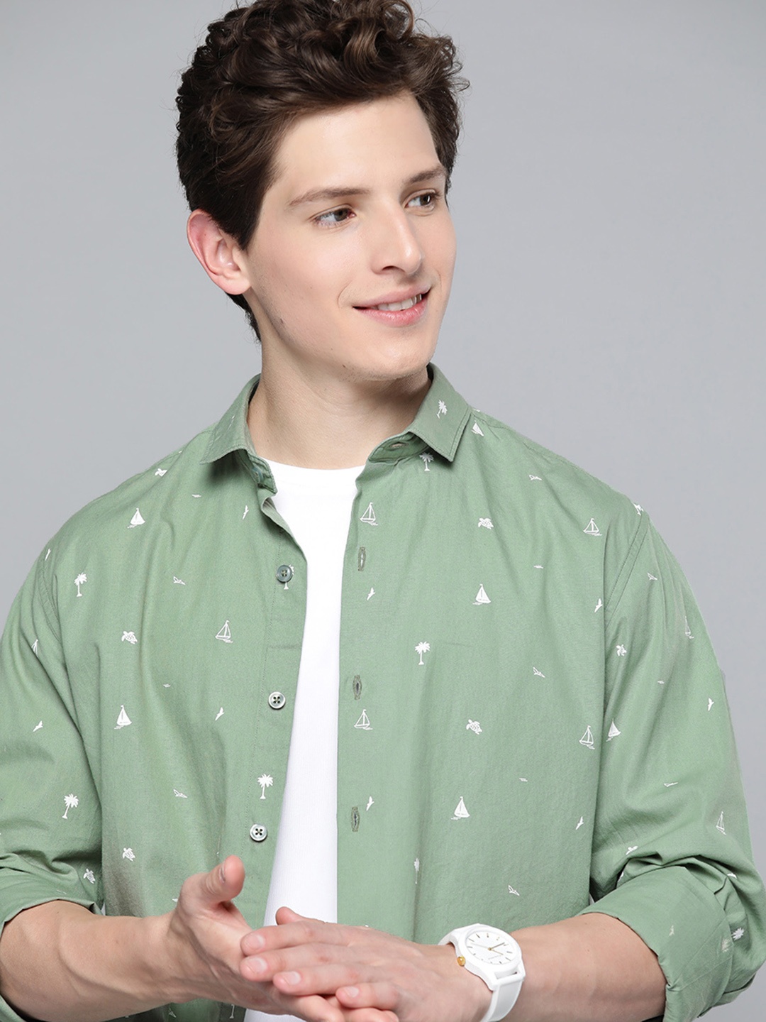 

Mast & Harbour Men Green & White Pure Cotton Nautical Print Casual Shirt