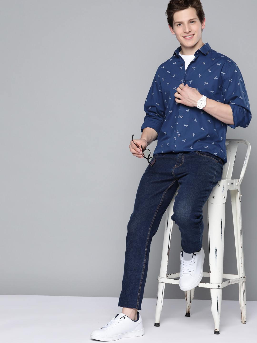 

Mast & Harbour Men Navy Blue & White Pure Cotton Printed Casual Shirt