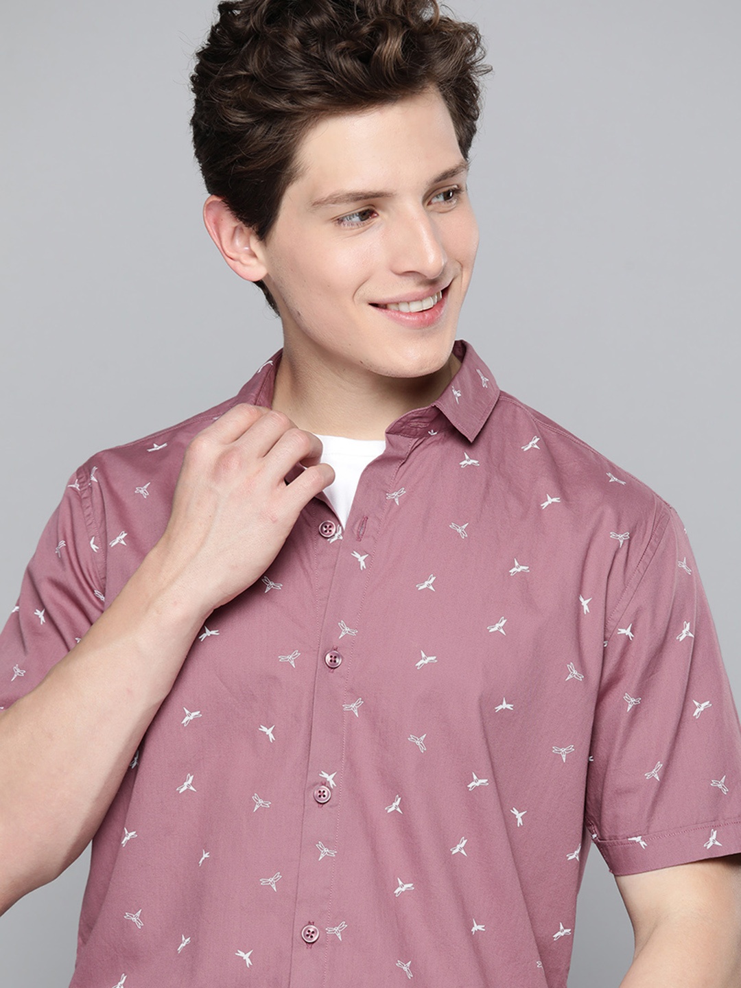 

Mast & Harbour Men Mauve Printed Cotton Casual Shirt