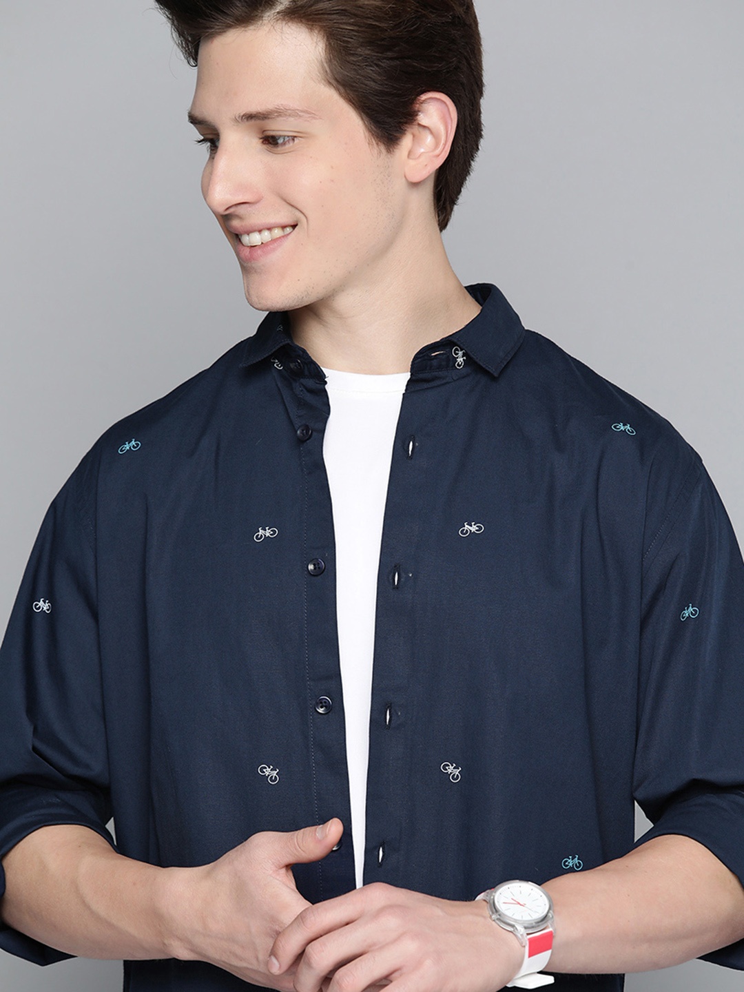

Mast & Harbour Men Navy Blue Printed Pure Cotton Casual Shirt