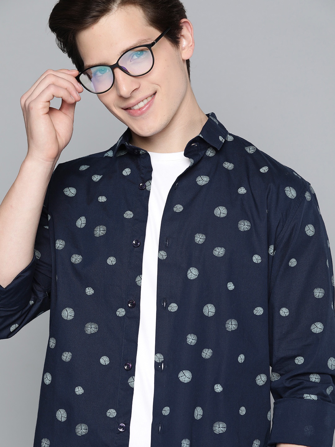 

Mast & Harbour Men Navy Blue Printed Pure Cotton Casual Shirt