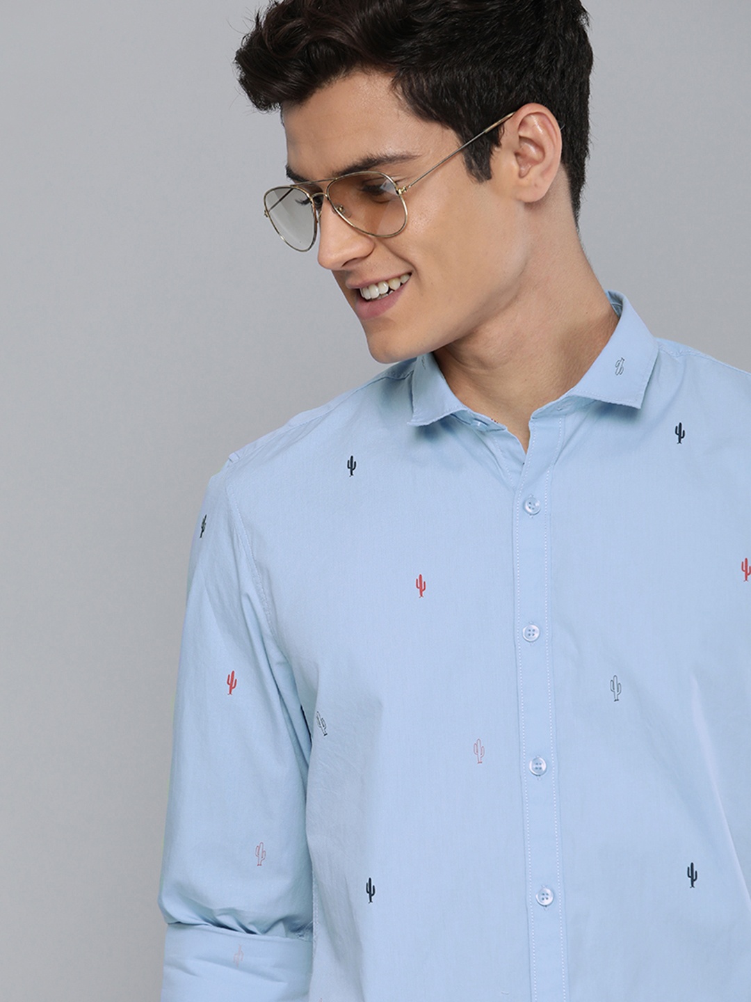 

Mast & Harbour Men Blue & Red Printed Casual Shirt