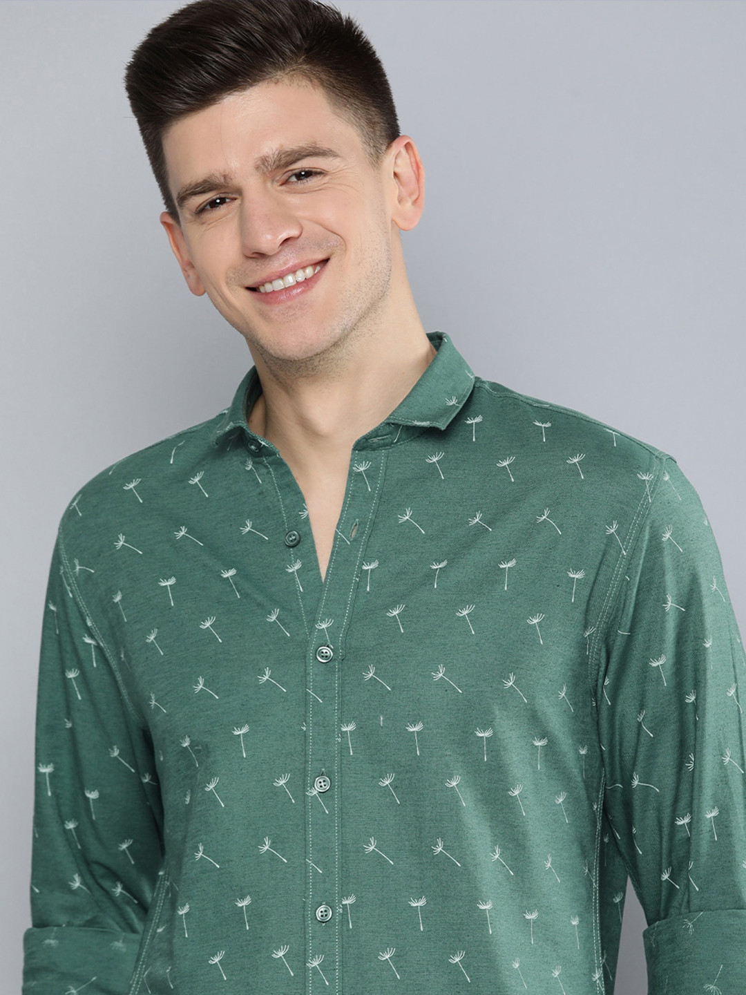 

Mast & Harbour Men Green & White Slim Fit Printed Cotton Linen Casual Shirt