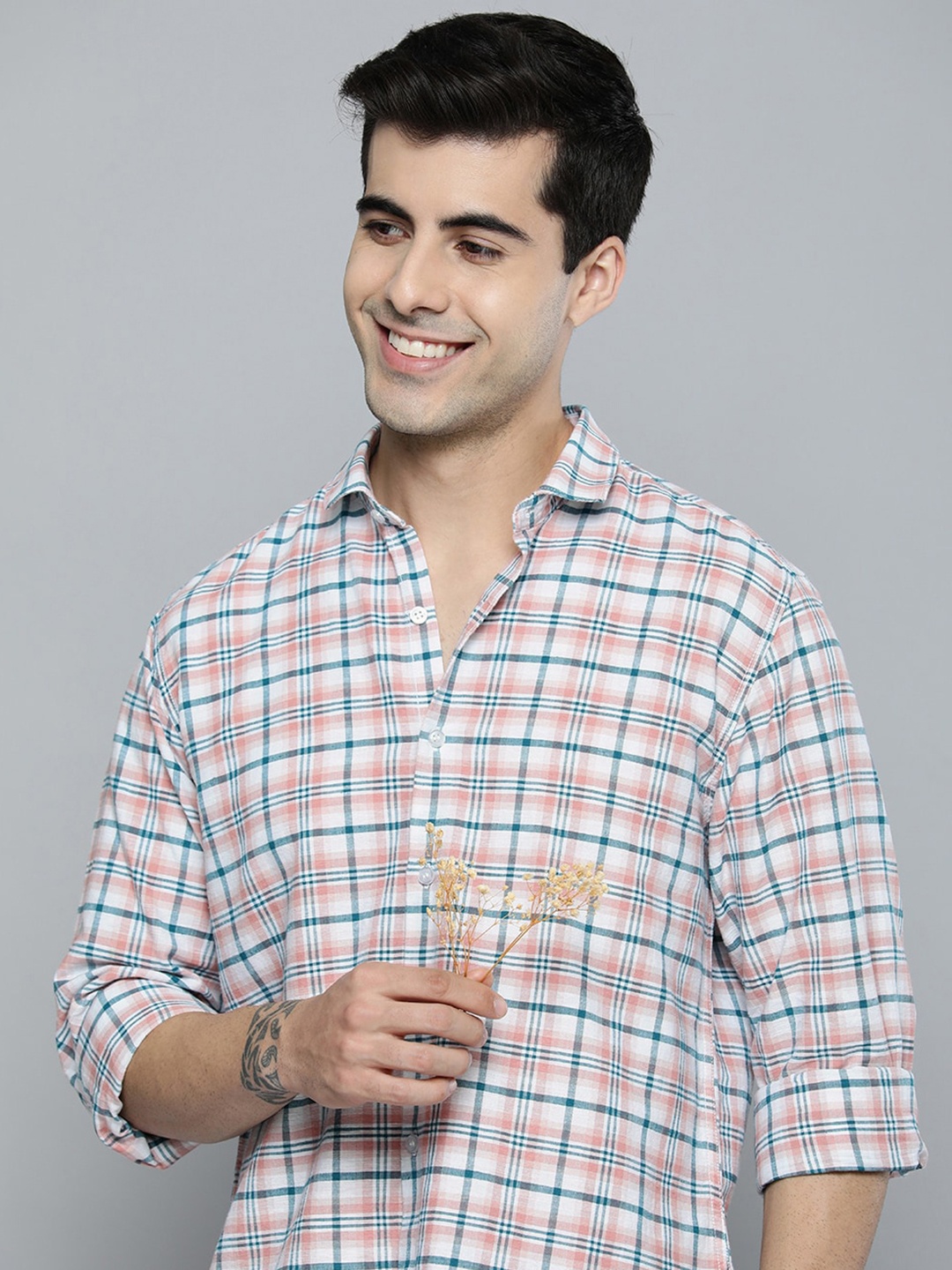 

Mast & Harbour Men White & Dusty Pink Checked Casual Cotton-Linen Shirt