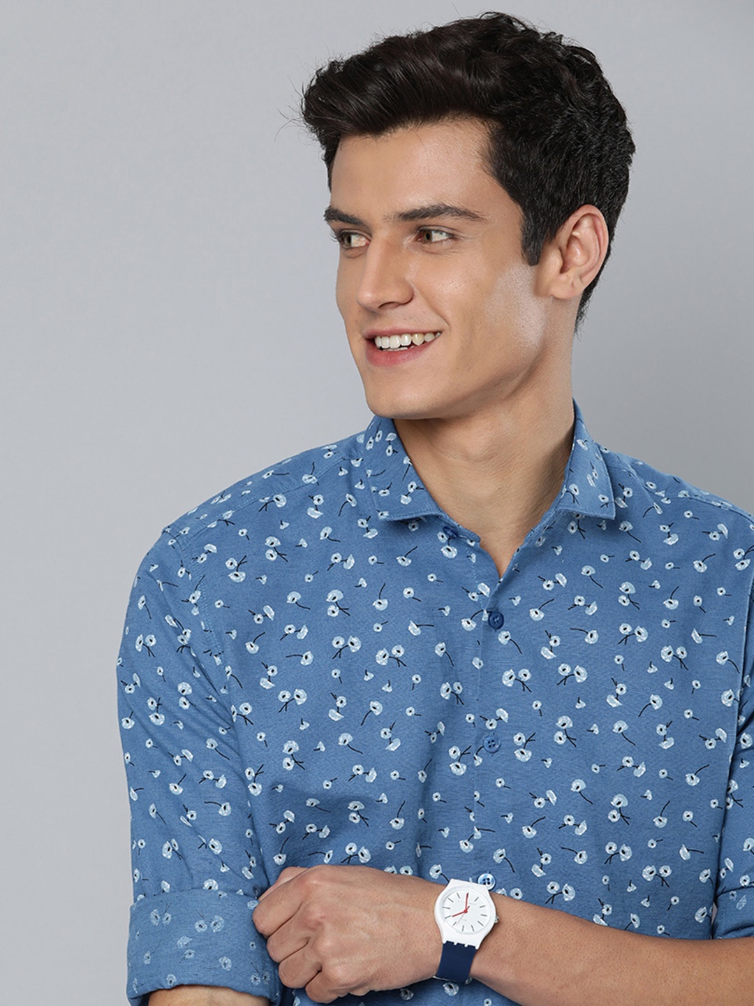 

Mast & Harbour Men Blue Slim Fit Floral Printed Cotton Linen Casual Shirt