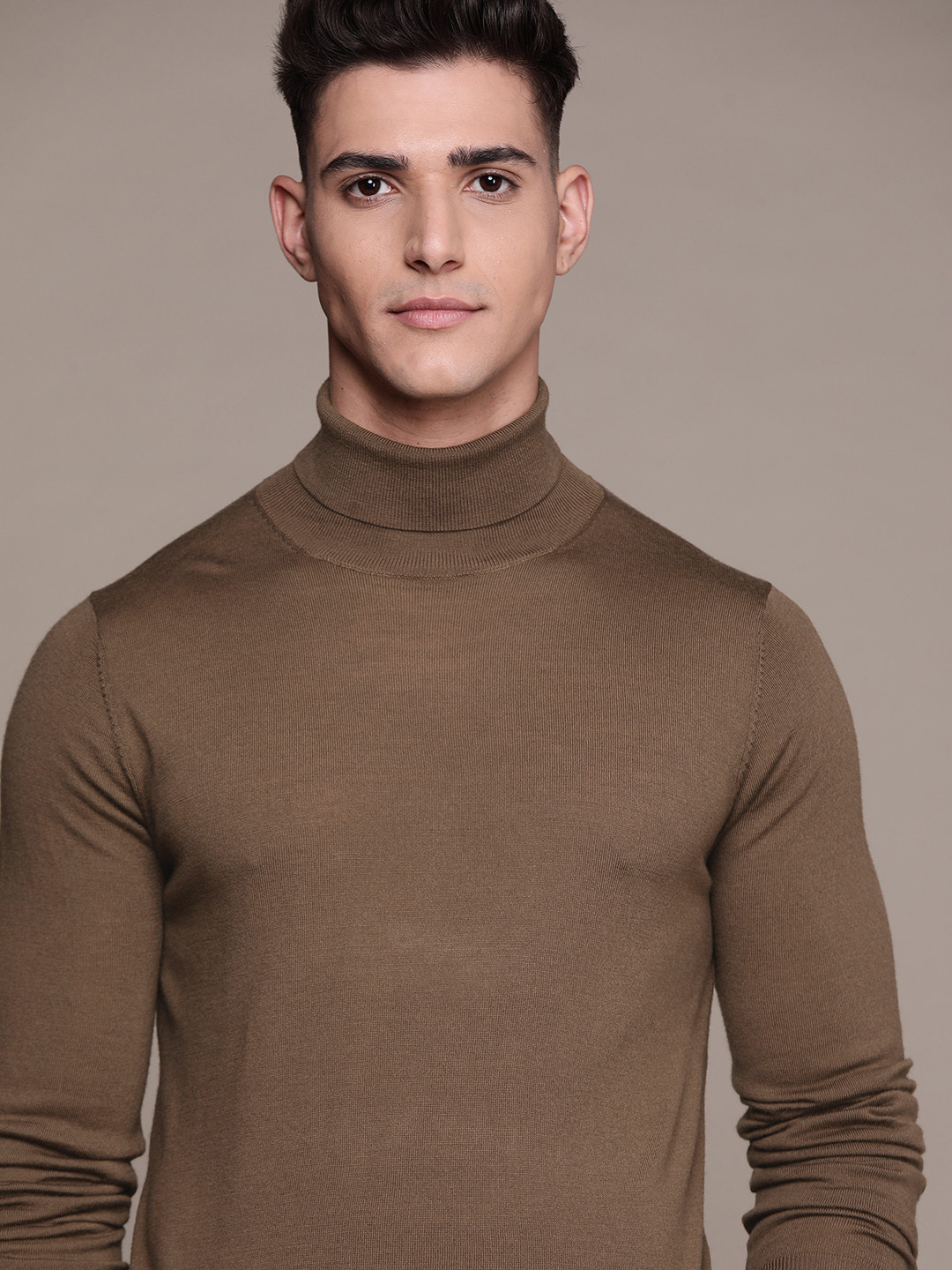

MANGO MAN Men Brown Solid Woolen Performance Pullover