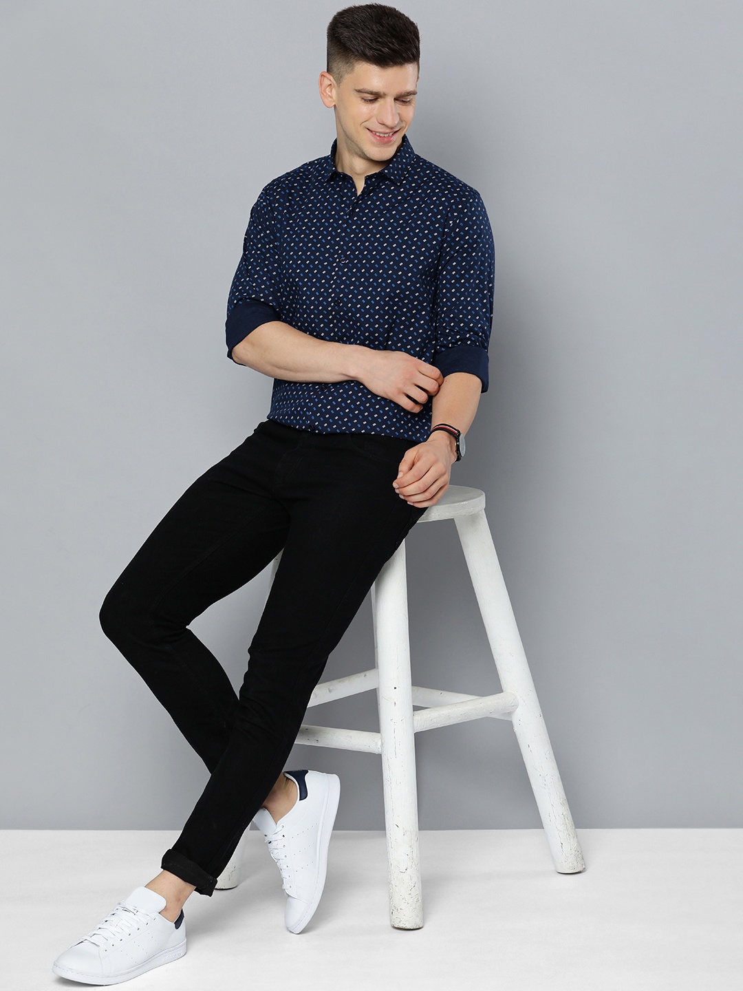 

Mast & Harbour Men Navy Blue Slim Fit Printed Pure Cotton Casual Shirt