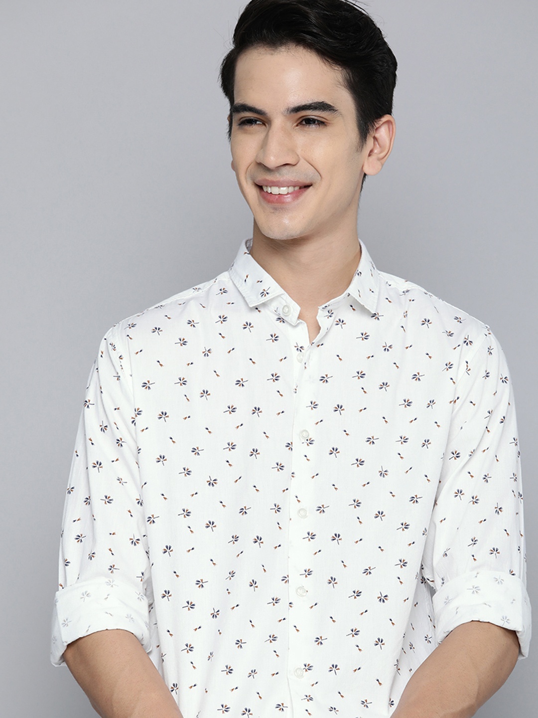 

Mast & Harbour Men White Conversational Opaque Printed Pure Cotton Casual Shirt