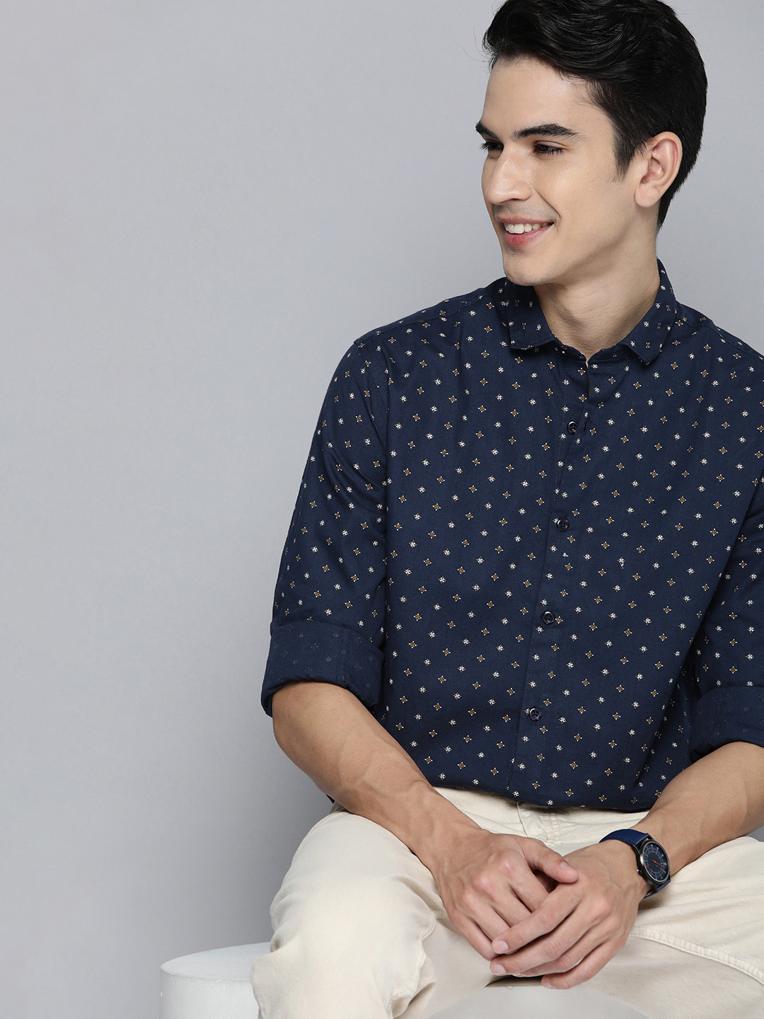 

Mast & Harbour Men Navy Blue Printed Pure Cotton Casual Shirt