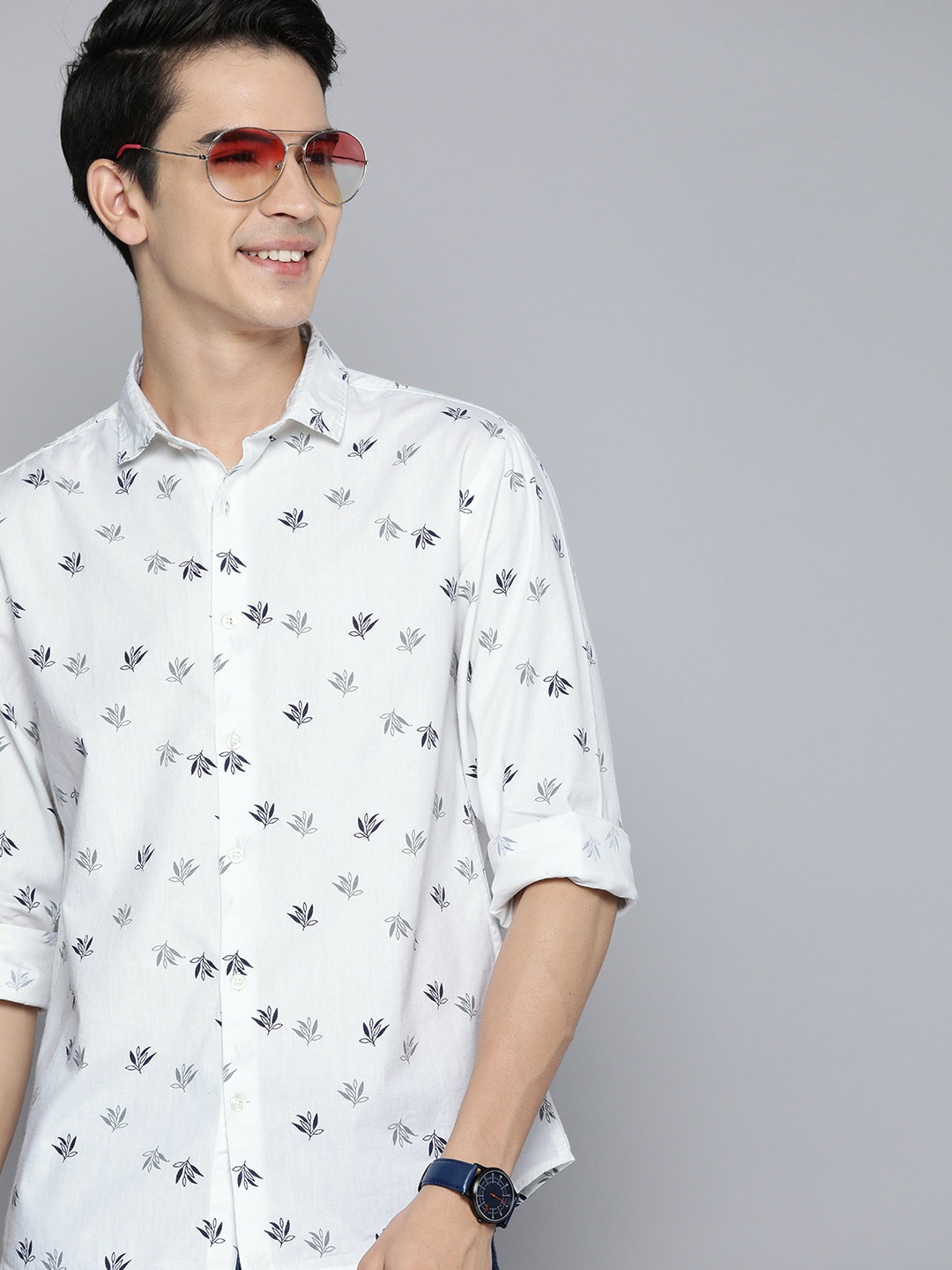 

Mast & Harbour Men White Printed Pure Cotton Casual Shirt, Off white