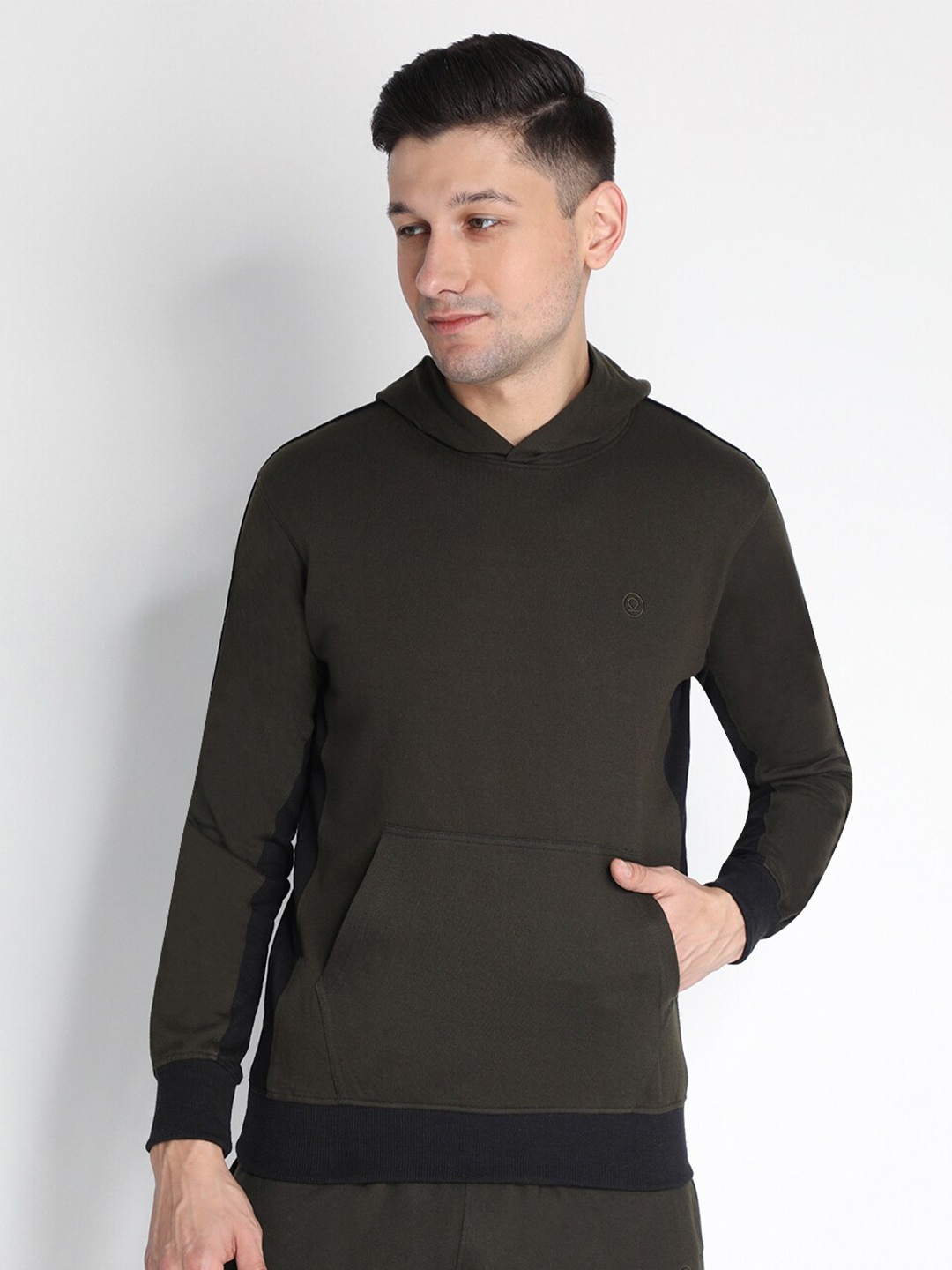 

CHKOKKO Men Olive Green Hooded Sweatshirt