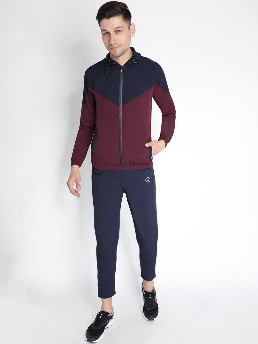 

Chkokko Men Navy Blue & Burgundy Colourblocked Tracksuit