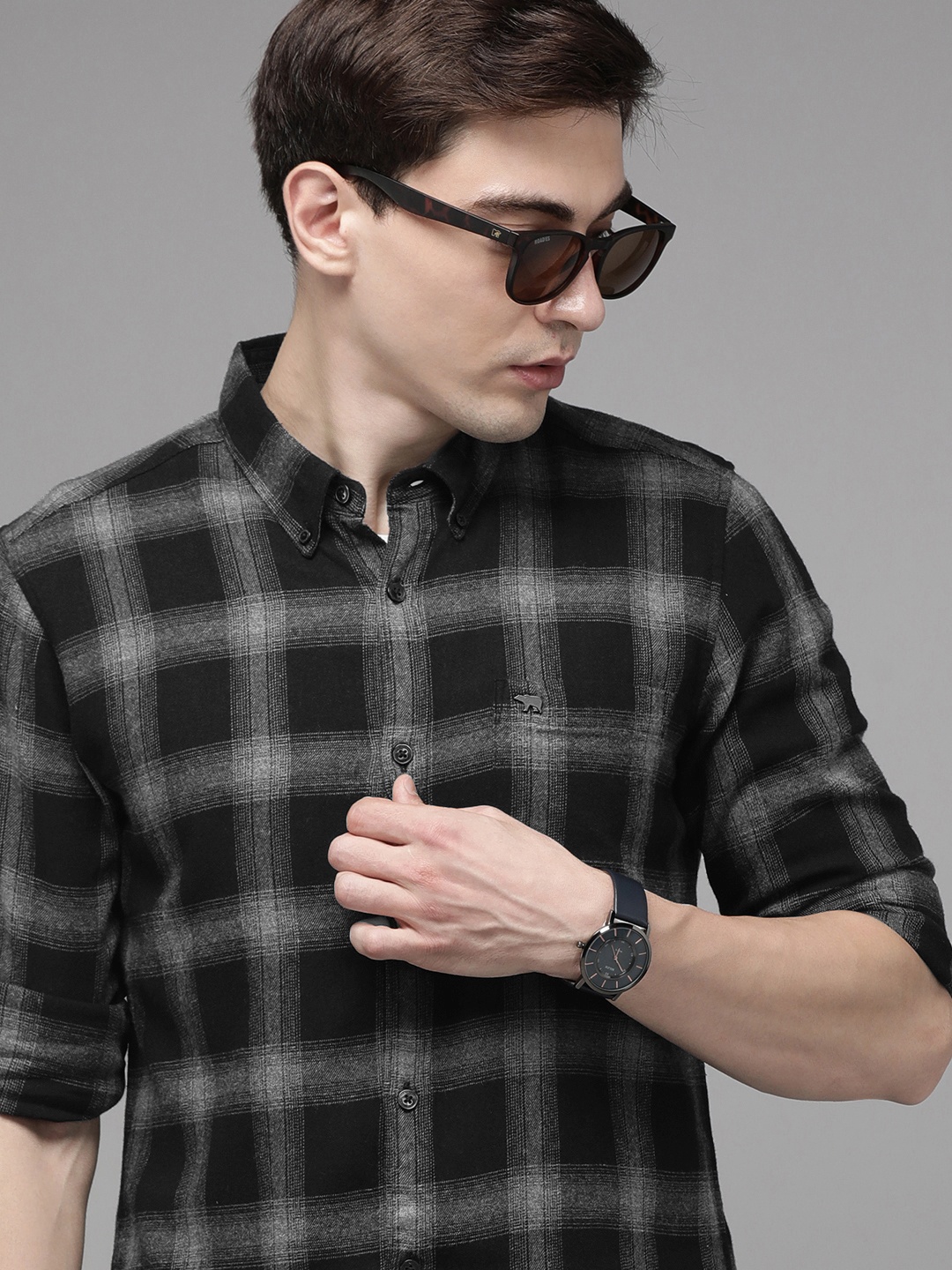 

THE BEAR HOUSE Men Black Slim Fit Checked Pure Cotton Casual Shirt