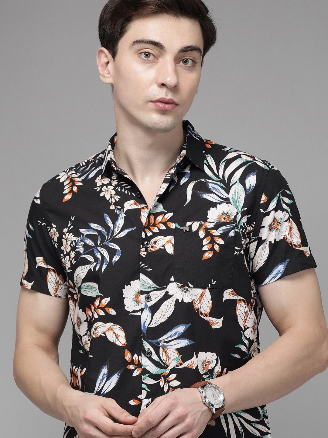 

THE BEAR HOUSE Men Black Slim Fit Floral Print Pure Cotton Resort Wear Casual Shirt