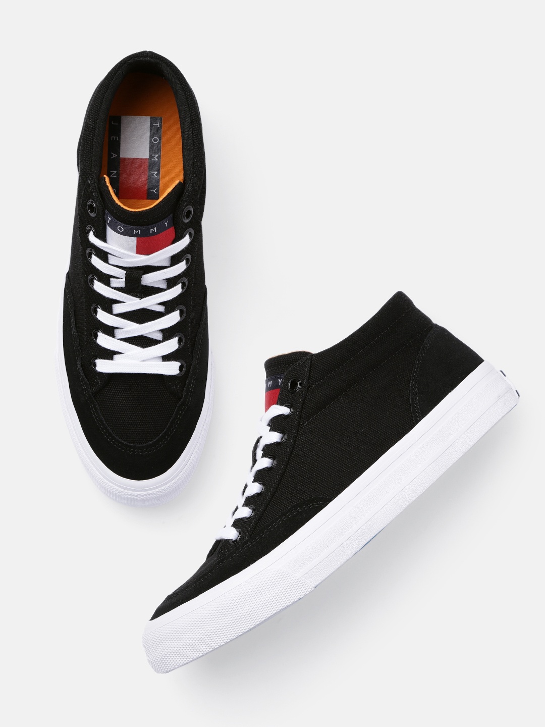 

Tommy Hilfiger Men Black Solid Sneakers