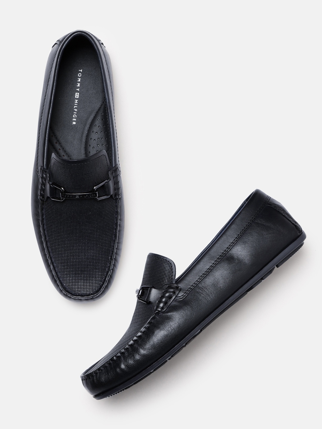 

Tommy Hilfiger Men Black Textured Horsebit Loafers