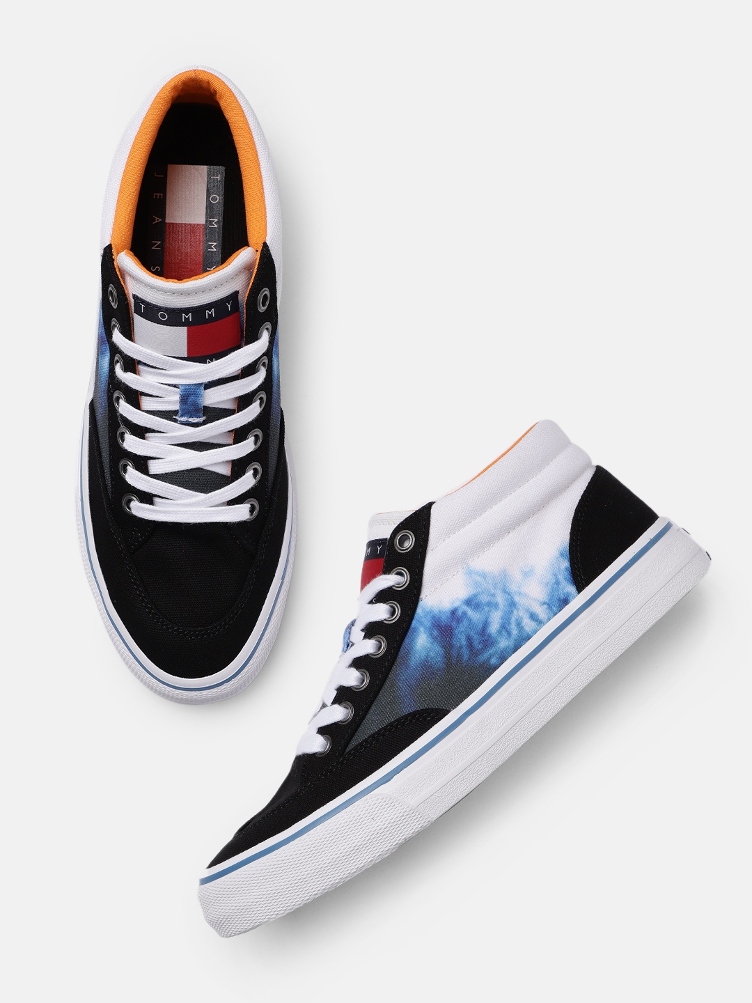 

Tommy Hilfiger Men Black Printed Sneakers