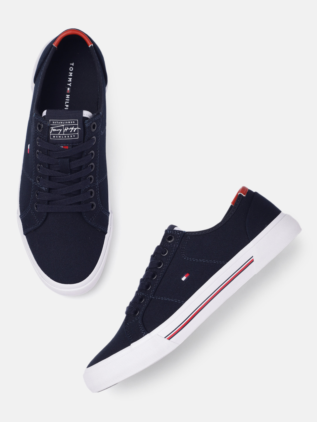 

Tommy Hilfiger Men Navy Blue Solid Sneakers
