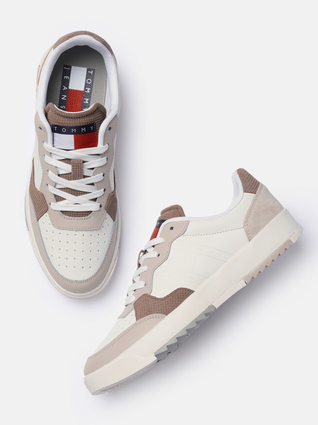 

Tommy Hilfiger Men Off-White & Beige Textured Leather Sneakers