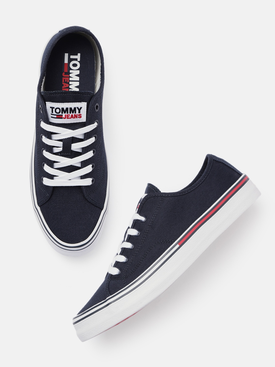 

Tommy Hilfiger Men Navy Blue Solid Sneakers