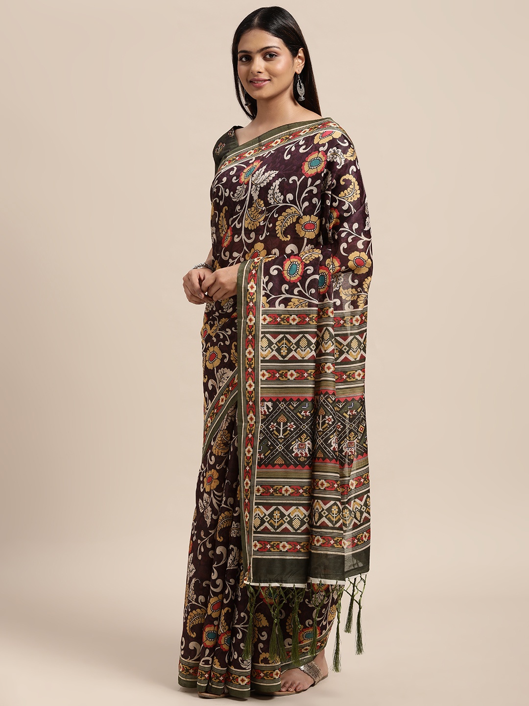 

Janasya Brown & Beige Floral Printed Saree