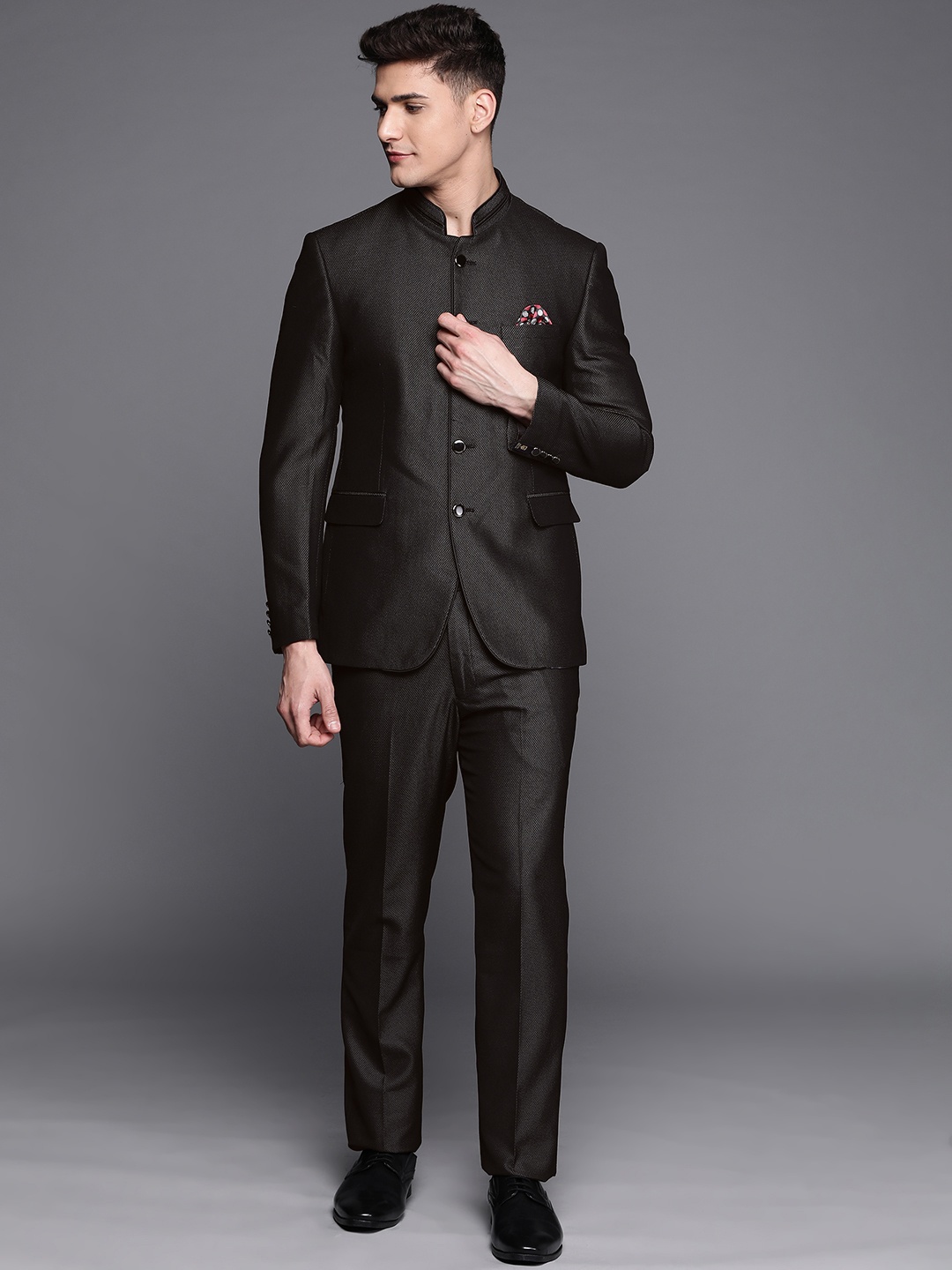 

Manu Men Black & Grey Self Design Single-Breasted Bandhgala Suit
