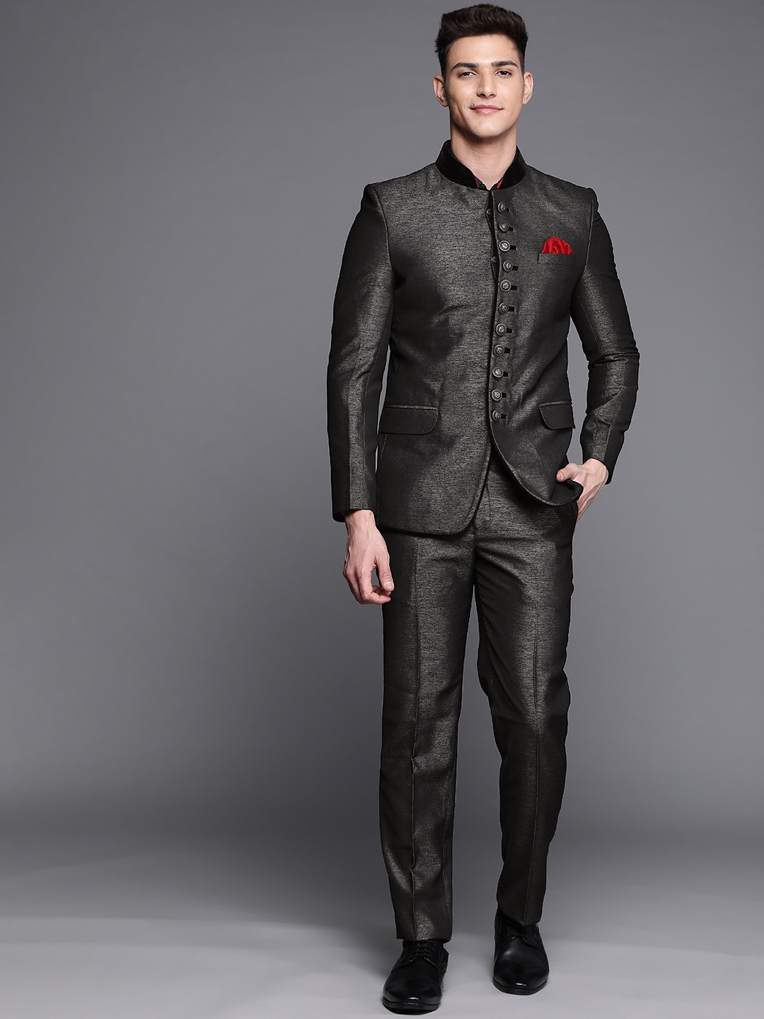 

Manu Men Black Solid Single-Breasted Two-Piece Suits
