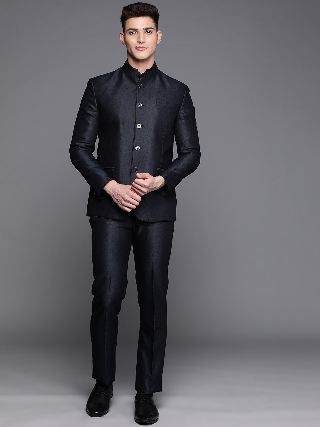 

Manu Men Navy Blue Design Single-Breasted Bandhgala Suit