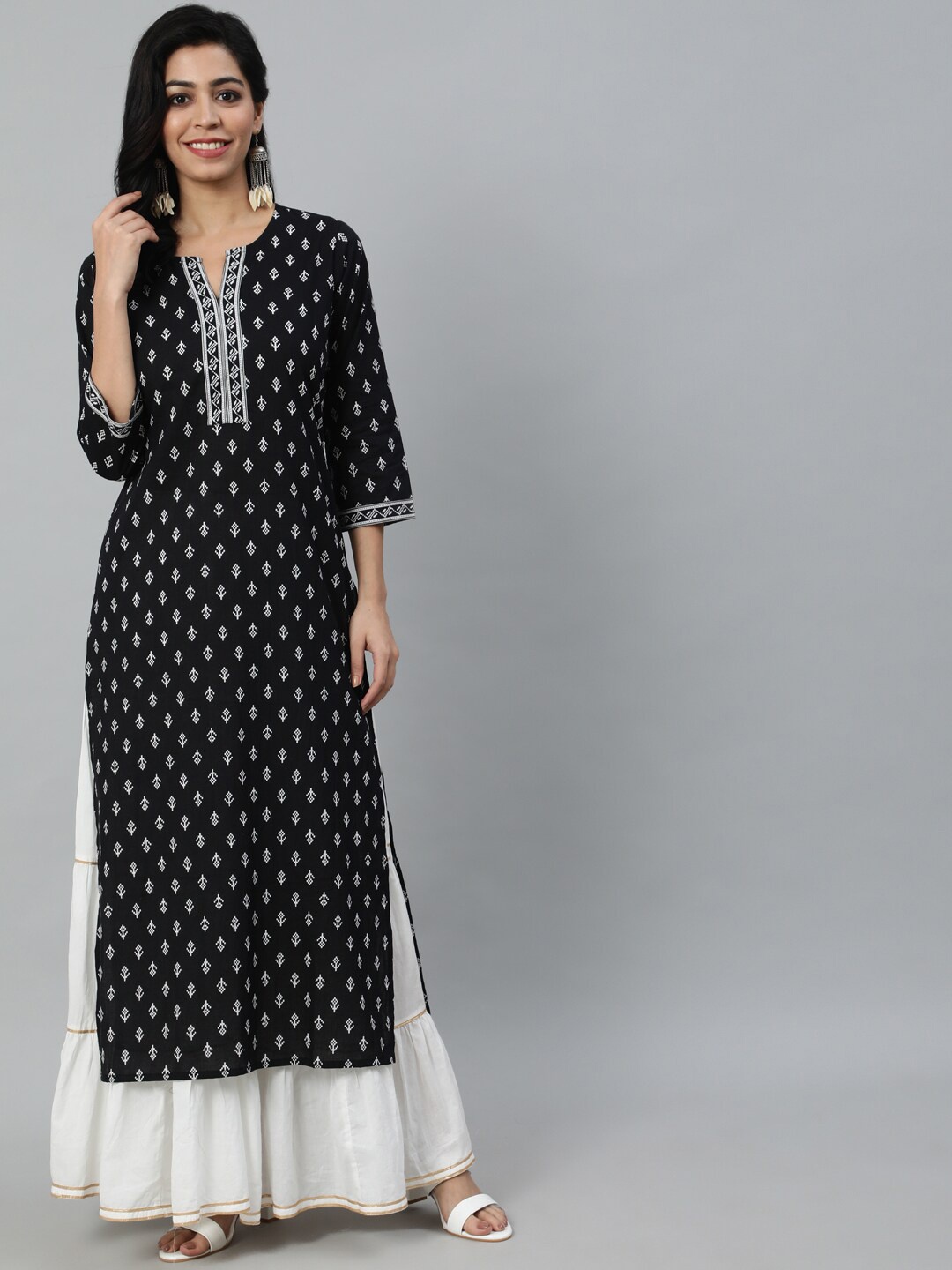 

Nayo Women Black Ethnic Motifs Printed Cotton Kurta