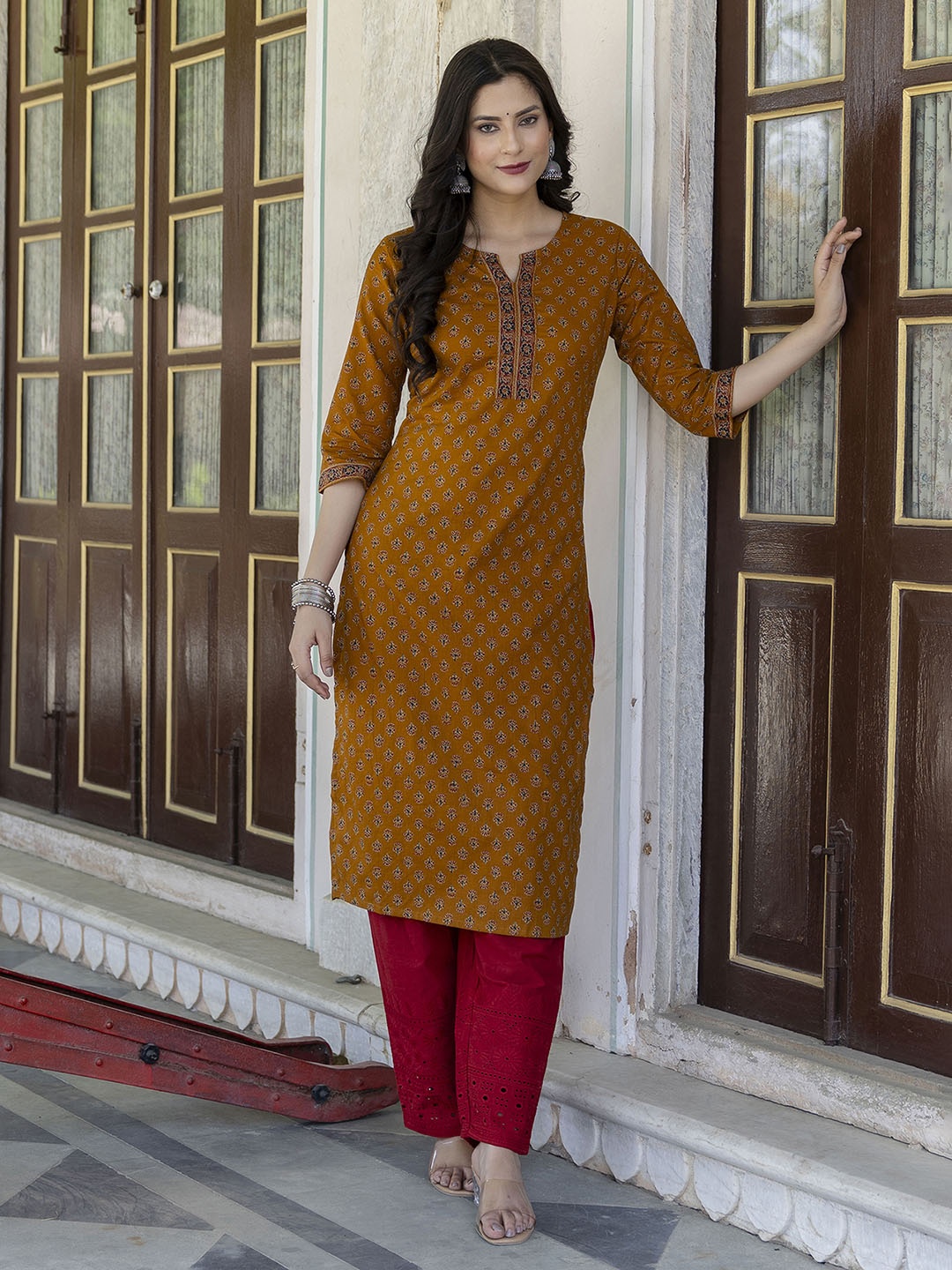 

Nayo Women Mustard Yellow Ethnic Motifs Printed Cotton Kurta